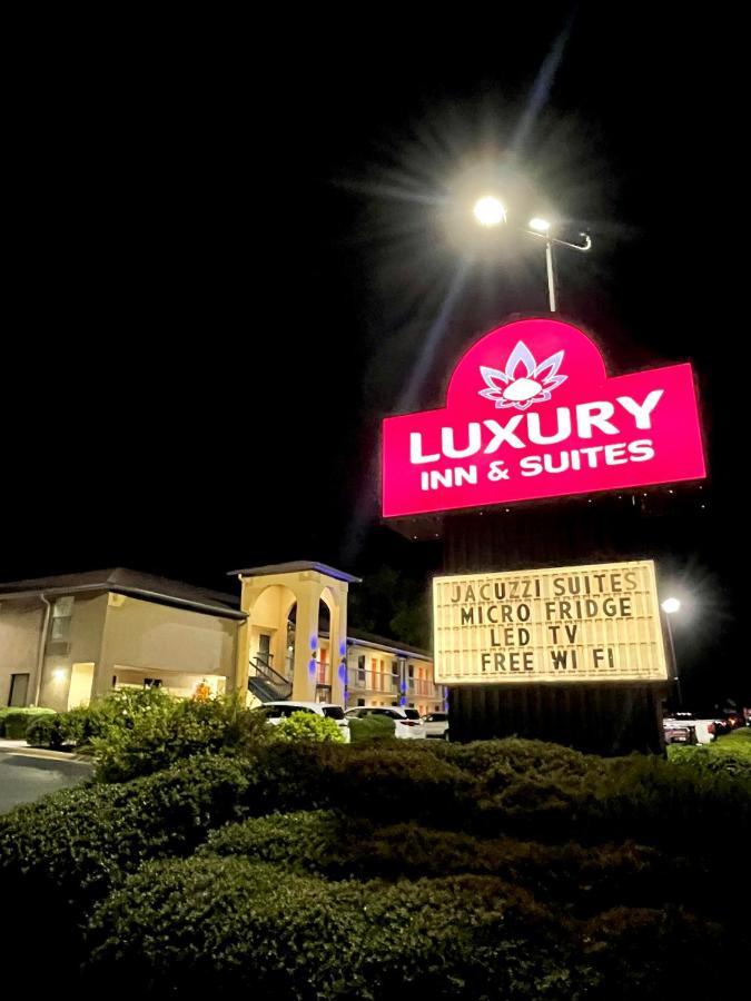 Luxury Inn & Suites Selma Bagian luar foto