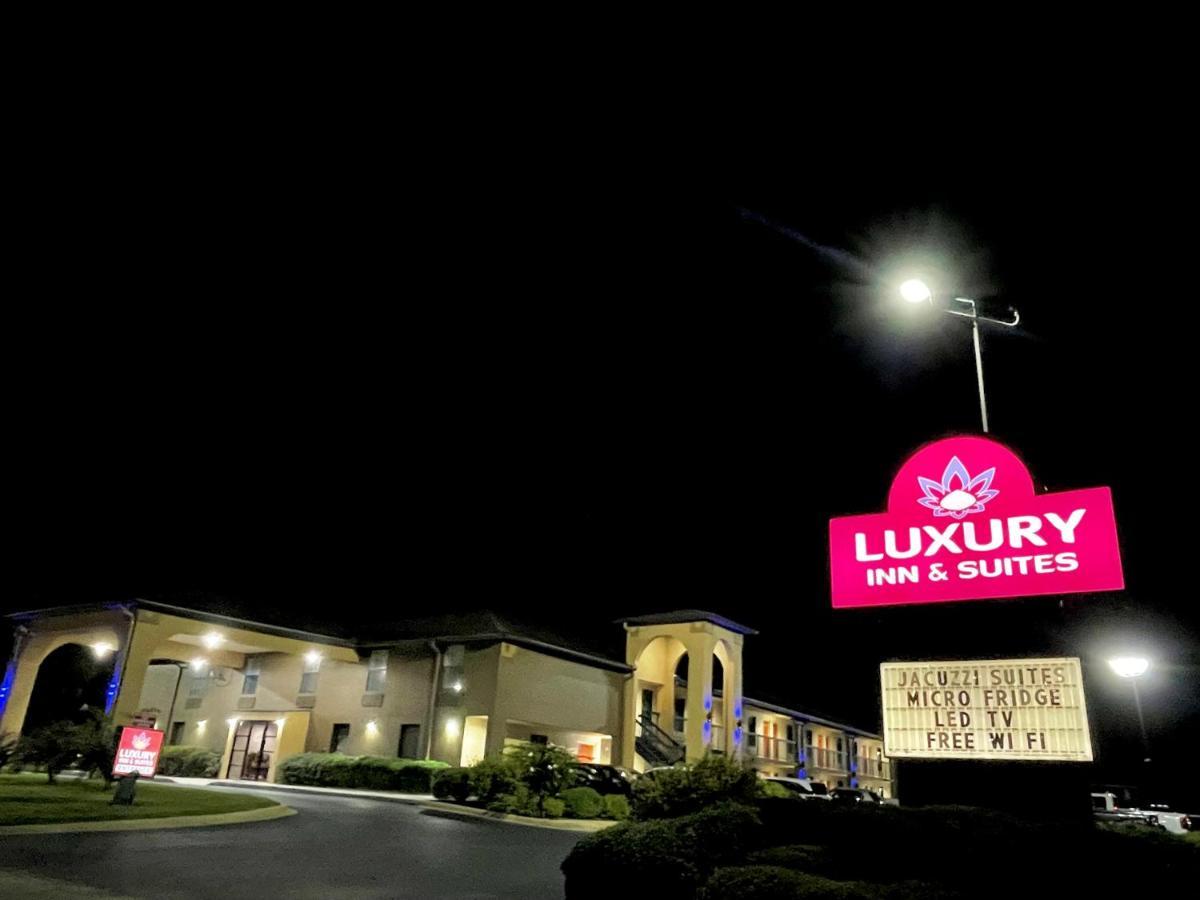 Luxury Inn & Suites Selma Bagian luar foto