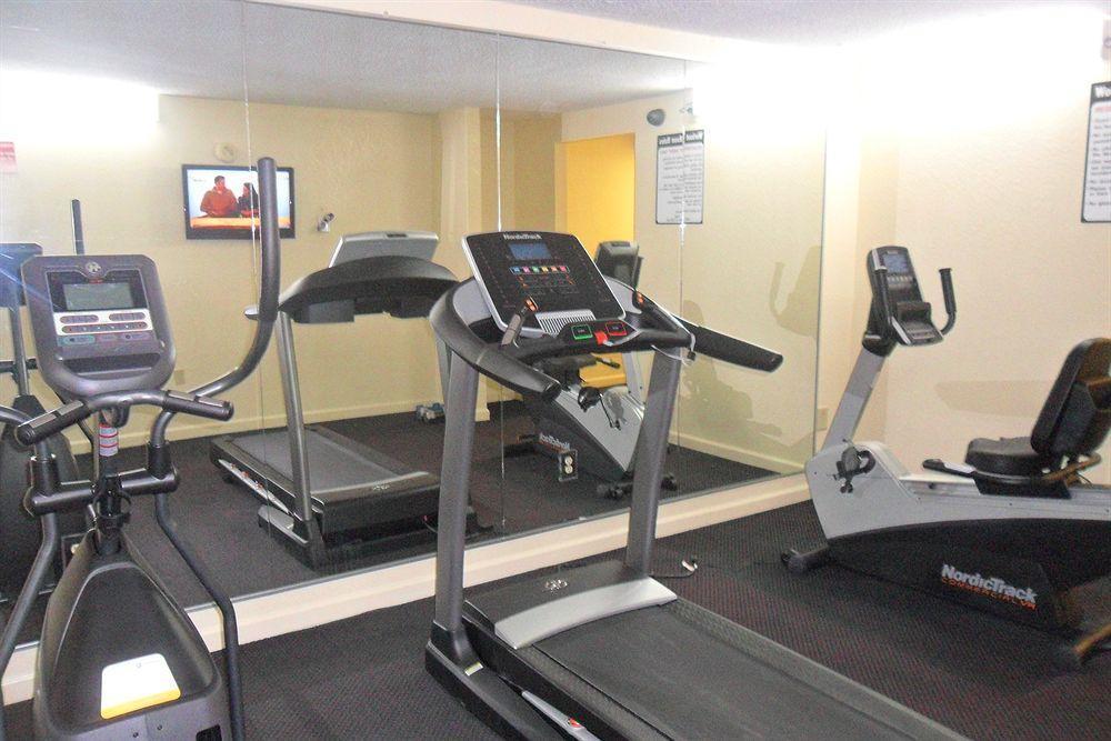 Luxury Inn & Suites Selma Bagian luar foto