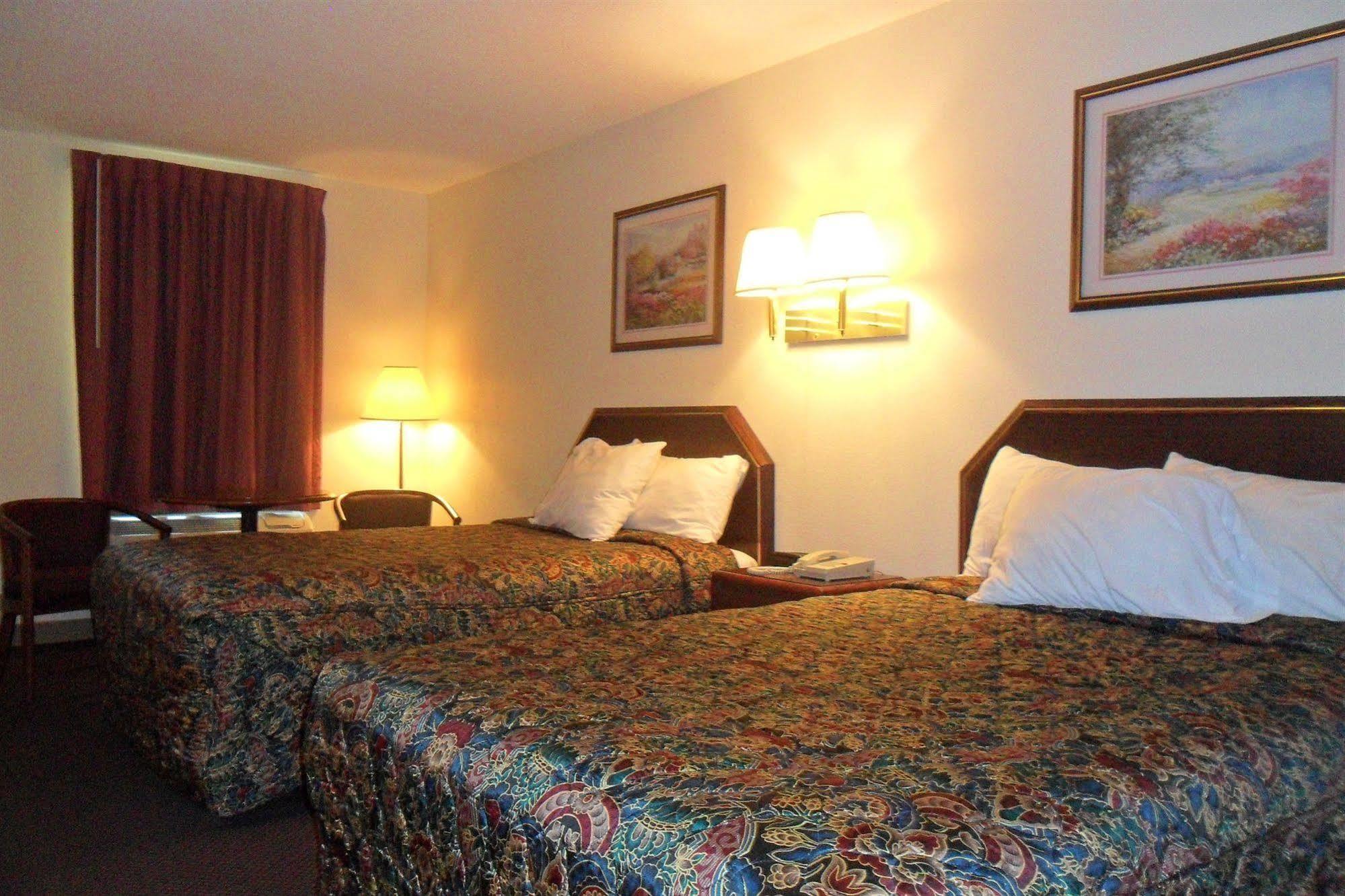 Luxury Inn & Suites Selma Bagian luar foto
