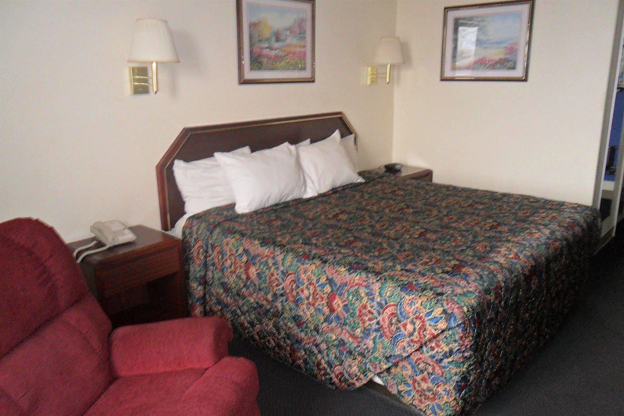 Luxury Inn & Suites Selma Bagian luar foto